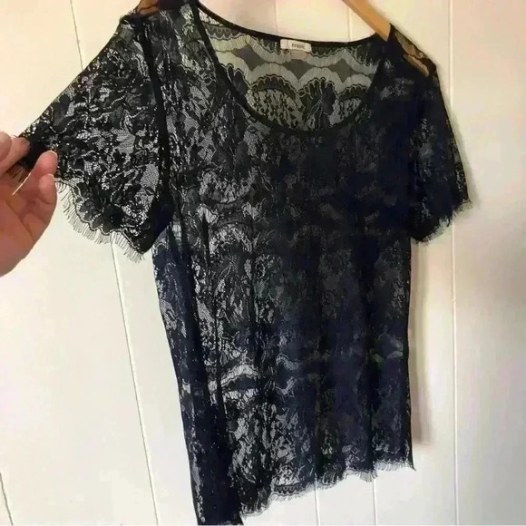 Fossil Short Sleeve Sheer Lace Navy Blue Top Blouse Size XS - Picture 3 of 5